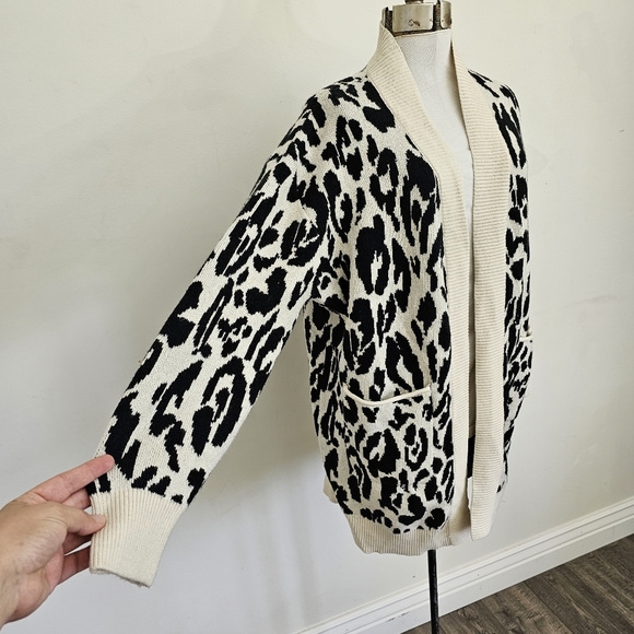 Who what wear animal print open front cardigan size LARGE - Picture 4 of 10